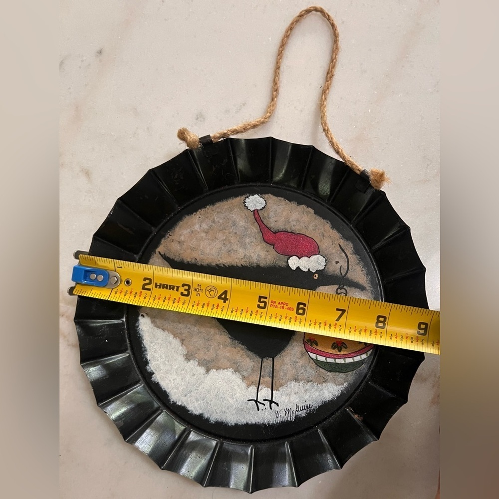 Handpainted Tarte Tin Crow Santa Hat Christmas Artist Signed - Picture 5 of 5